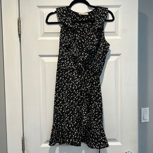Black and white floral tie wrap v-neck wrap dress